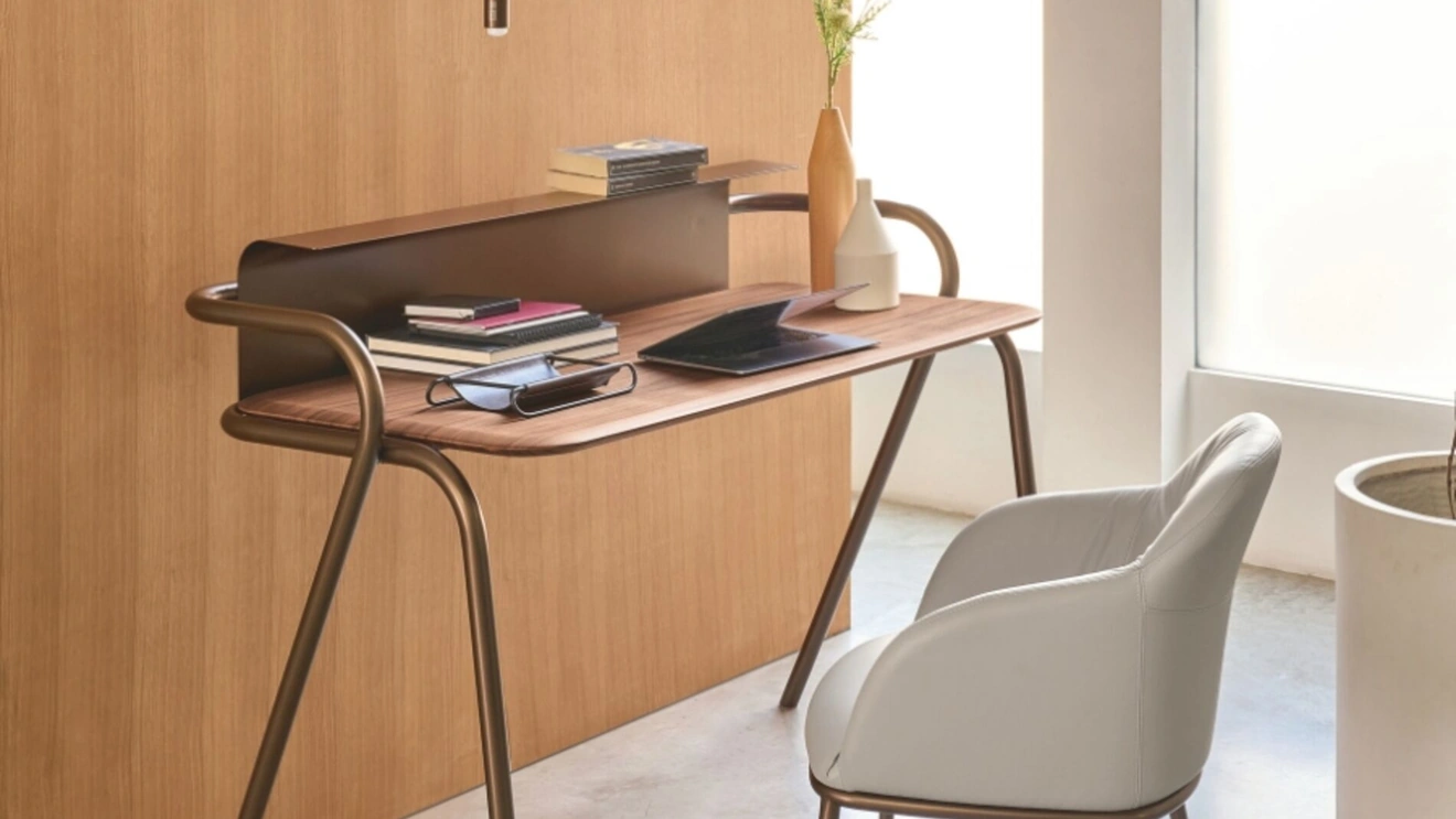 Vela desk in canaletto walnut wood by Riflessi