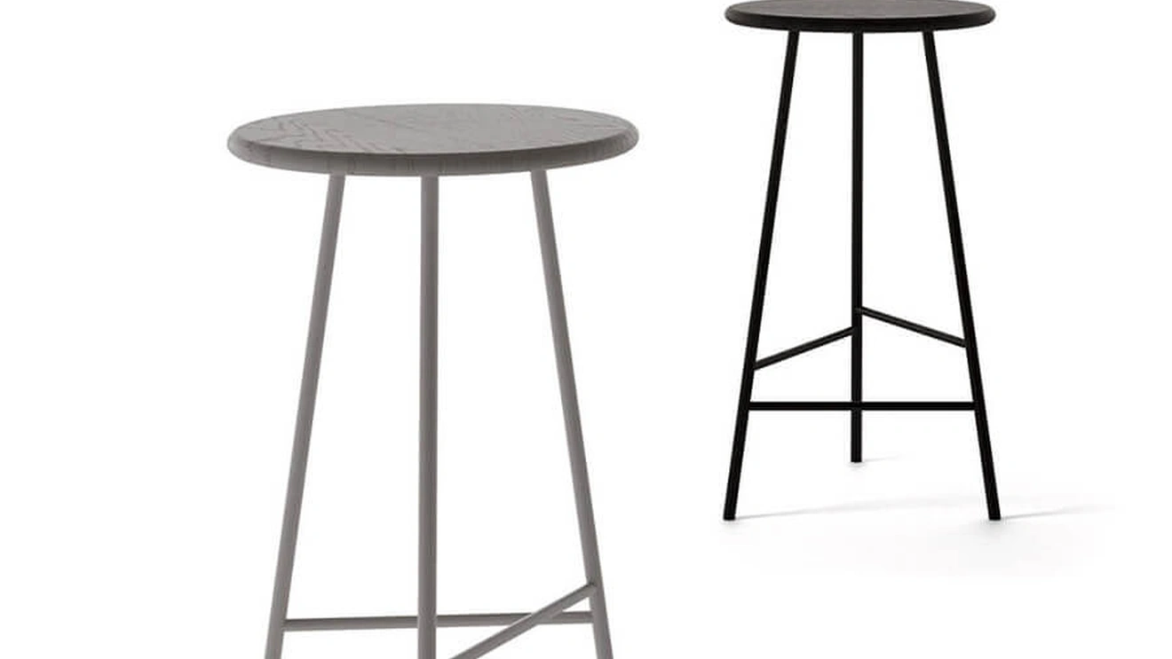 Slight stool in ash wood by Arrital