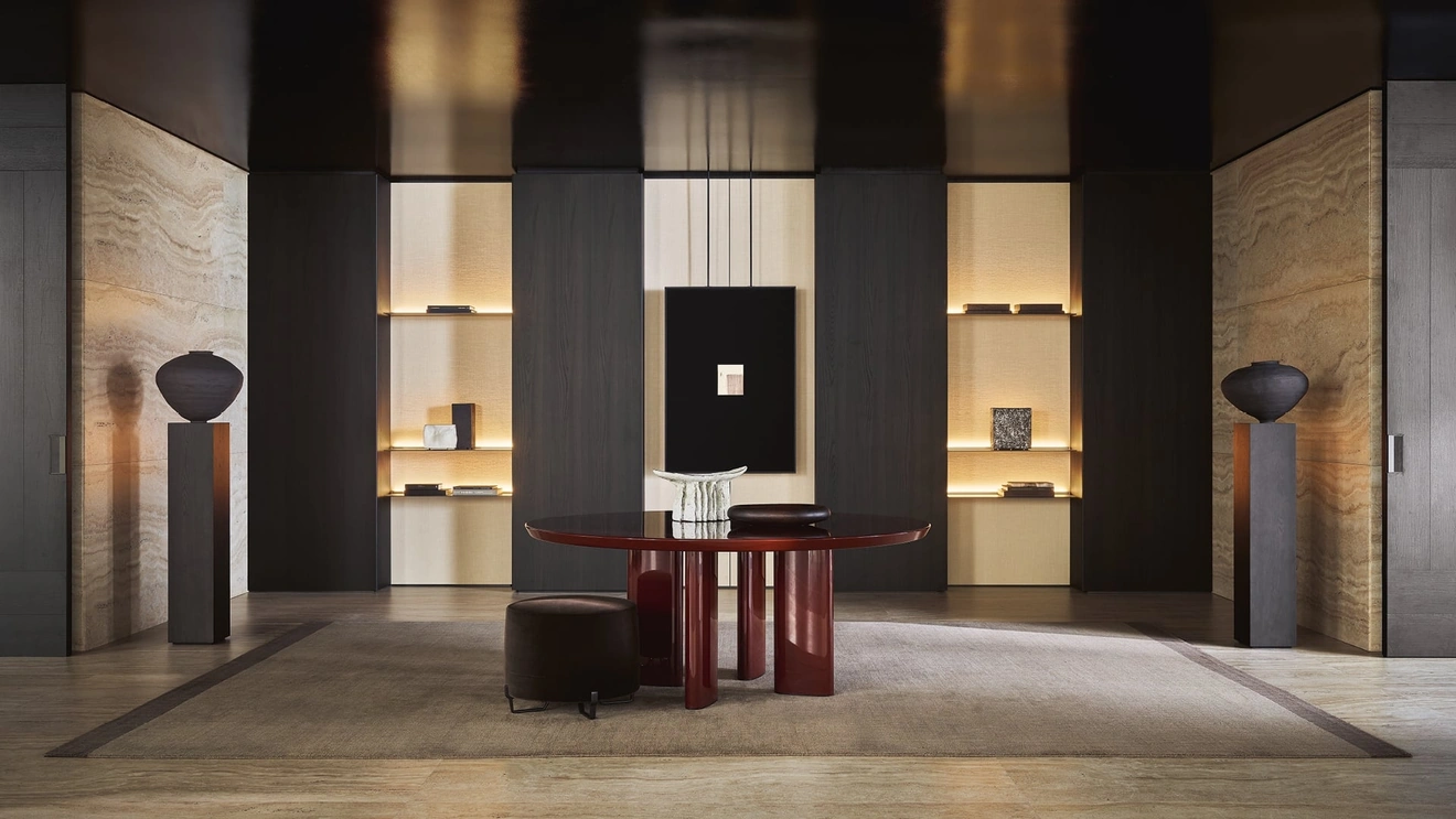 Adrien table in Poliform lacquered finish