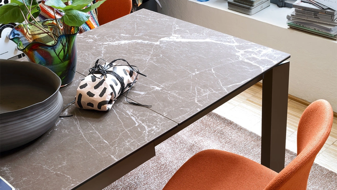 Baron extendable dining table by Connubia