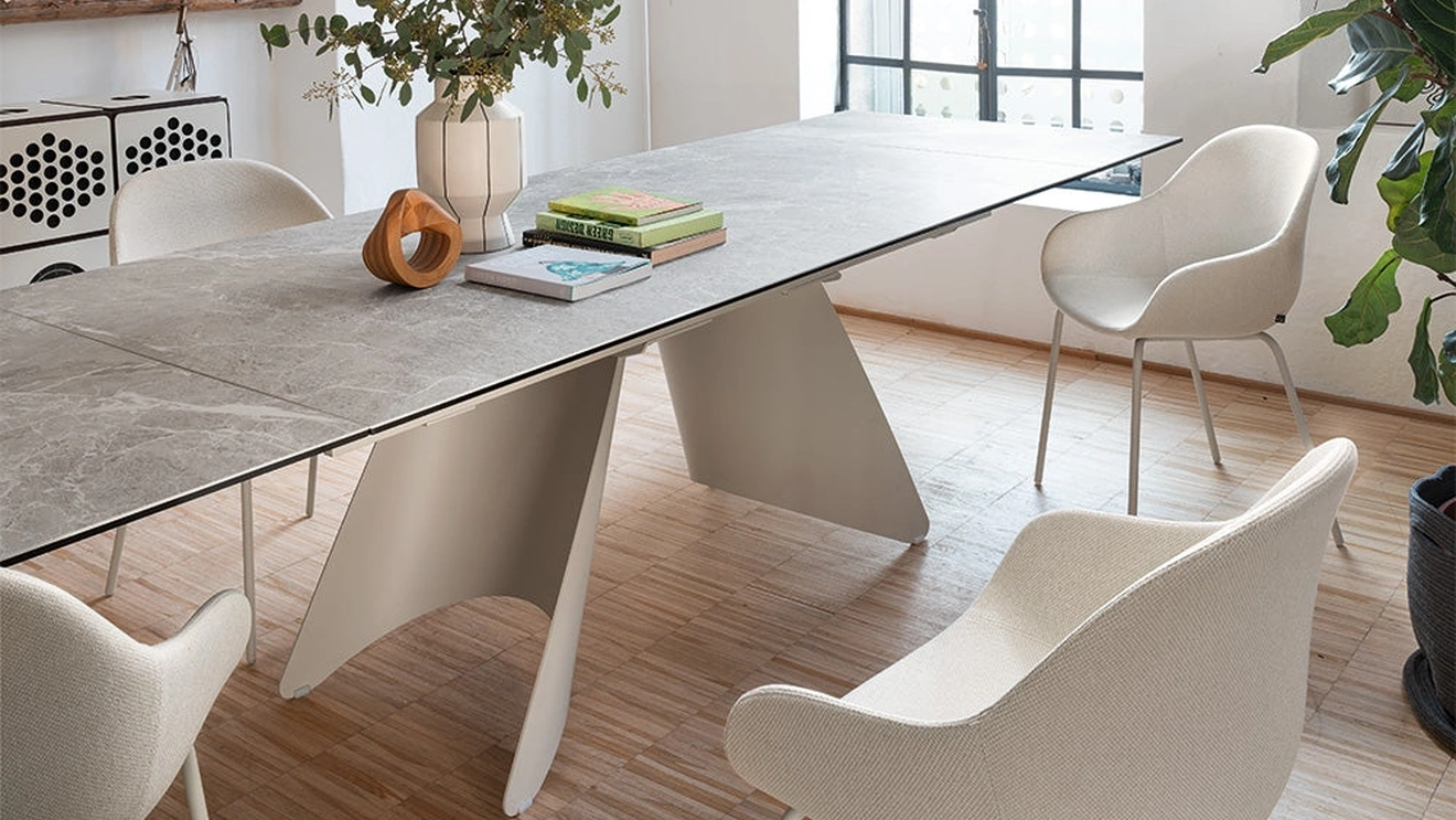 Orion extendable dining table in ceramic by Connubia