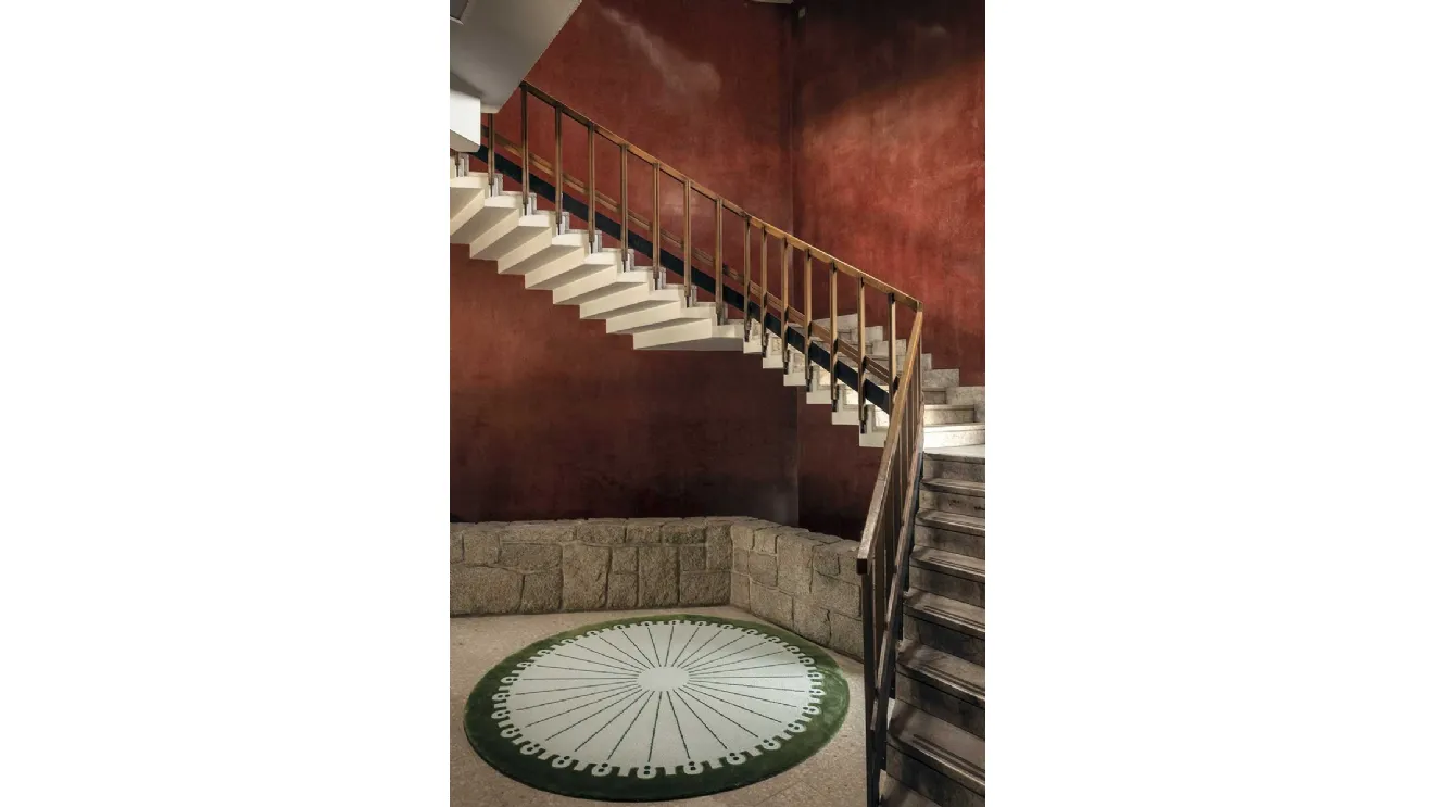 CoDeco Round Carpet with Green Frame by Carpet Edition.