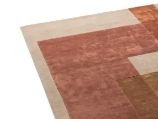 Overlap carpet by Ditre Italia.