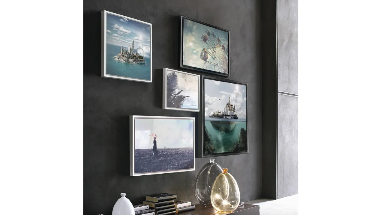 Canvases paintings with Adriani and Rossi frames.