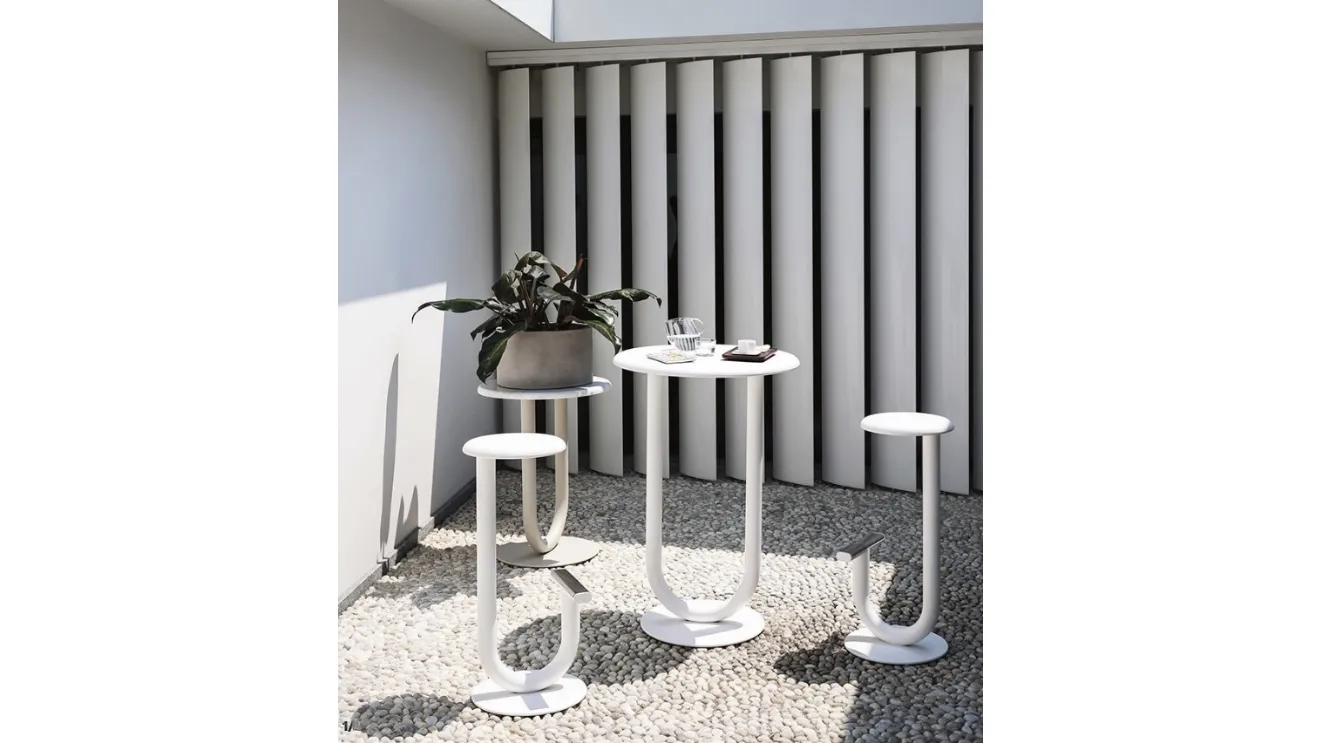 Strong Coffee Table in White lacquered by Desalto