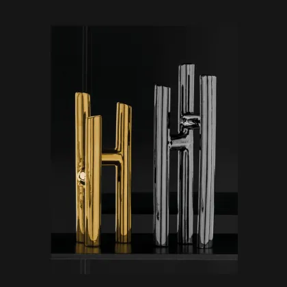 Single-flower vases from the Siori Collection by Adriani and Rossi.