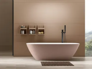 Freestanding bathtub in Arcom shape.