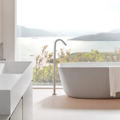Victoria freestanding bathtub by Arcom.