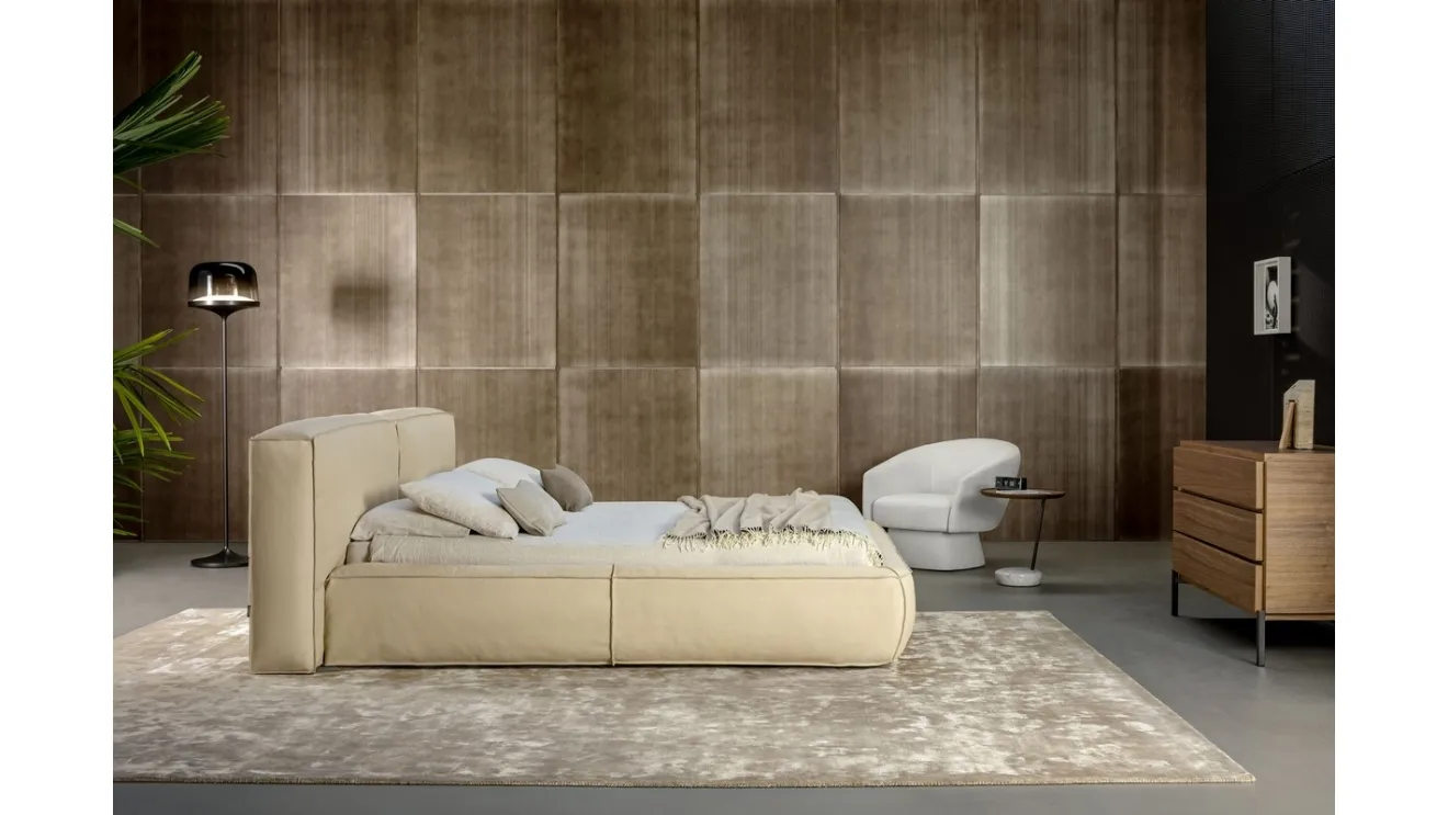 Bonaldo leather Fluff bed