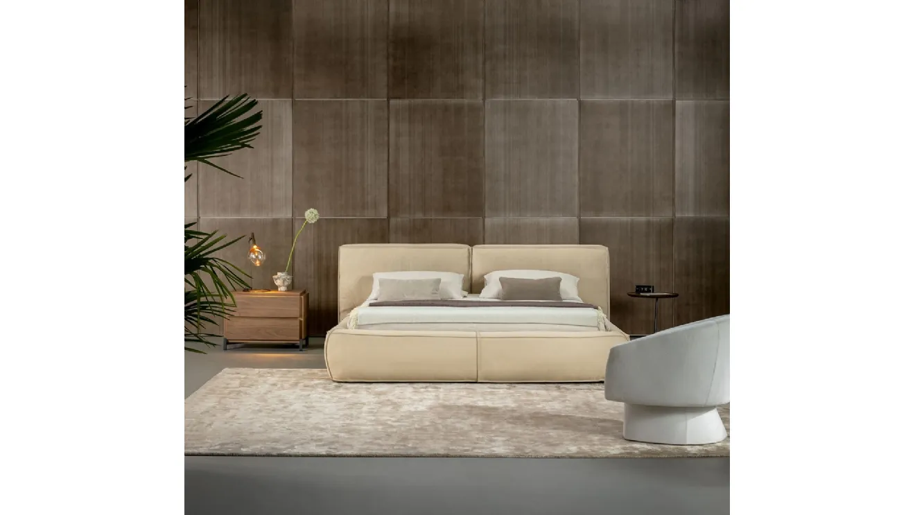 Bonaldo's leather Fluff bed