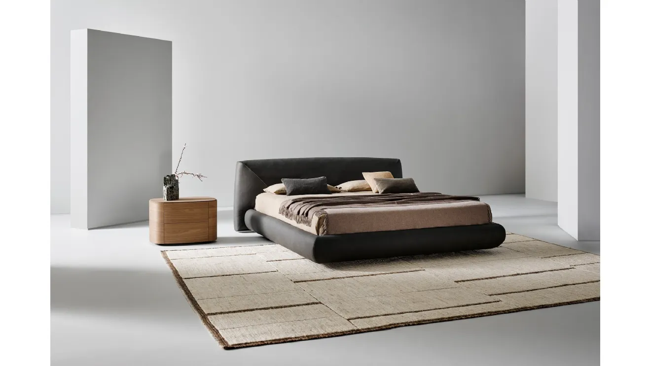 Holden leather bed by Bonaldo