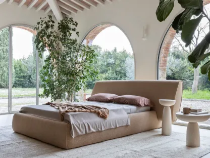 Scultured upholstered double bed Rio by Mogg