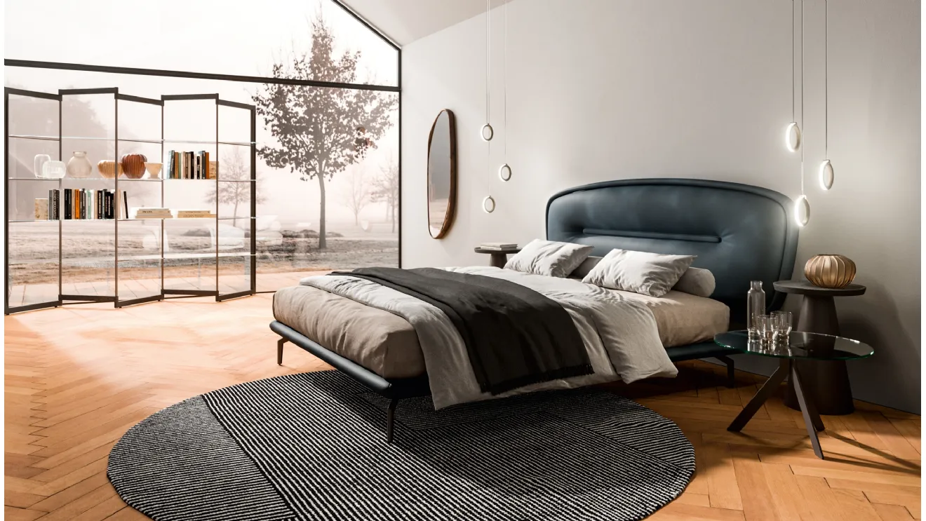 Leather bed Romance by Ozzio