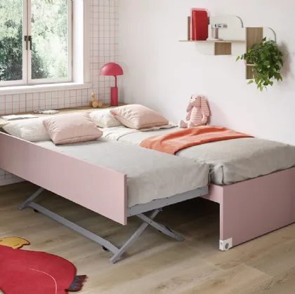 Space-saving children's bedroom with pull-out beds by Nidi.