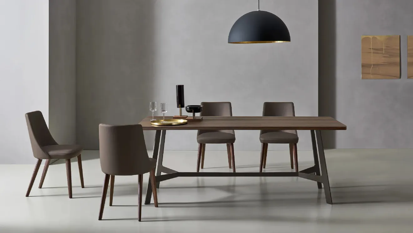 Eva chair in upholstered fabric by Sangiacomo.