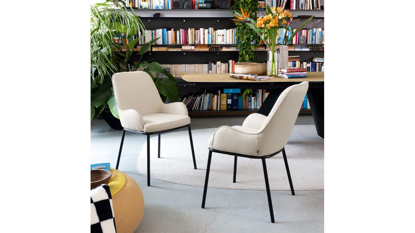 Upholstered Flair chair by Connubia