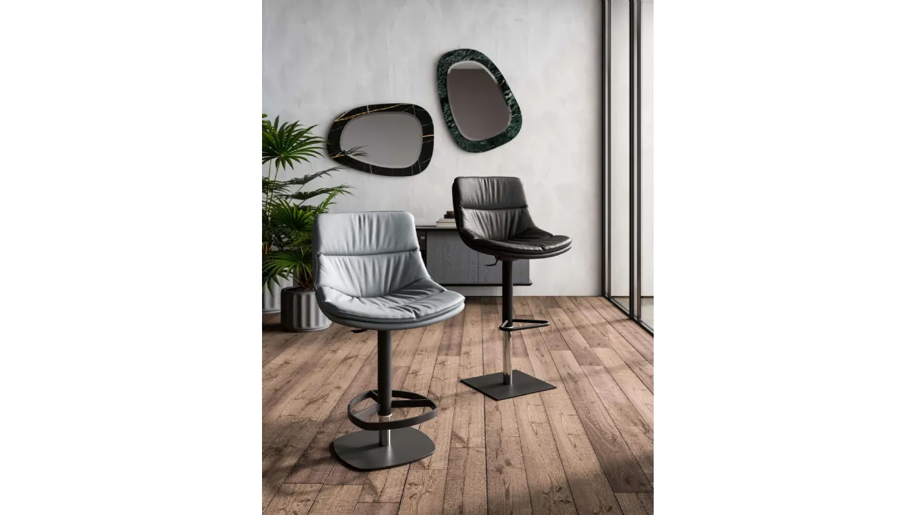 Leather stools Coco and Noa by Ozzio.