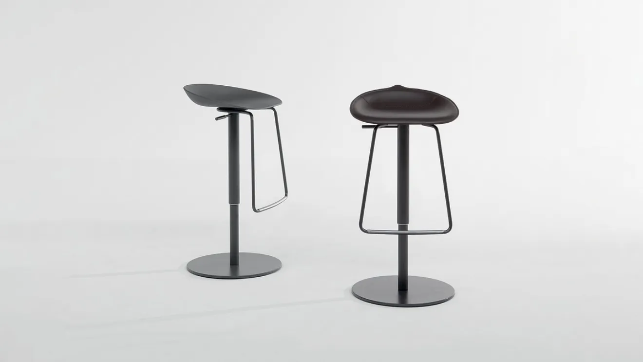 Tab leather stool by Bonaldo