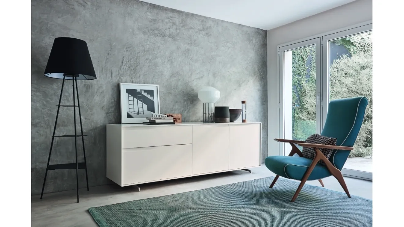 Media Vela 02 in Magnolia lacquered by Sangiacomo.