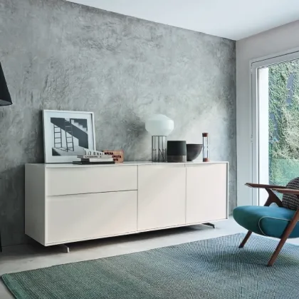 Media Vela 02 in Magnolia lacquered by Sangiacomo.