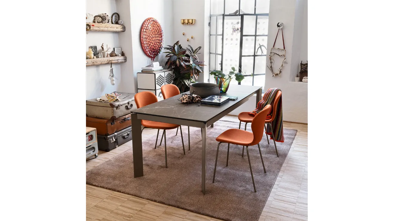 Baron extendable dining table by Connubia
