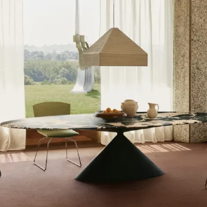 Maxy Clay table in marble by Desalto.