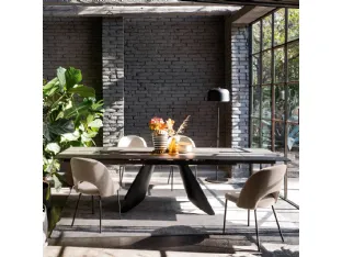 Extendable Orion dining table in ceramic by Connubia