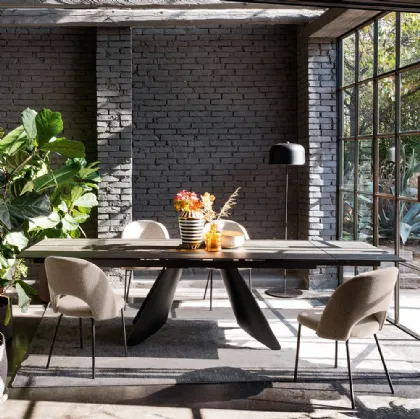Extendable Orion dining table in ceramic by Connubia