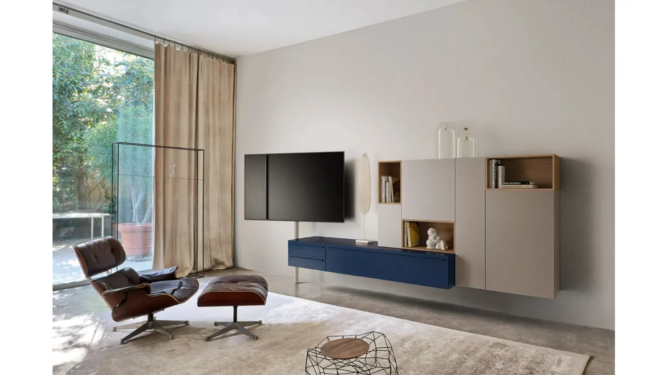 Mobile TV video in laccato di Sangiacomo is translated to: 

