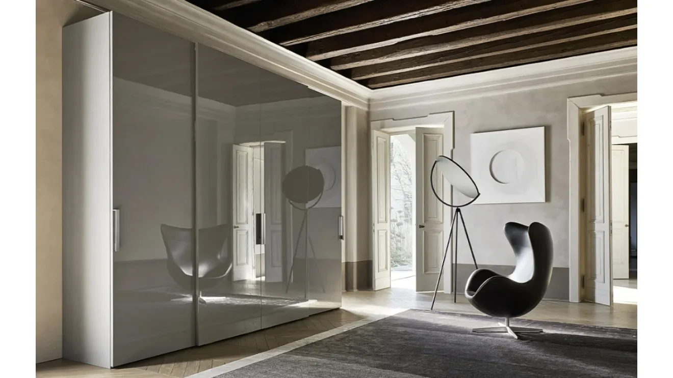 Smooth door wardrobe in glossy slate lacquered finish with Sangiacomo Mia handle.