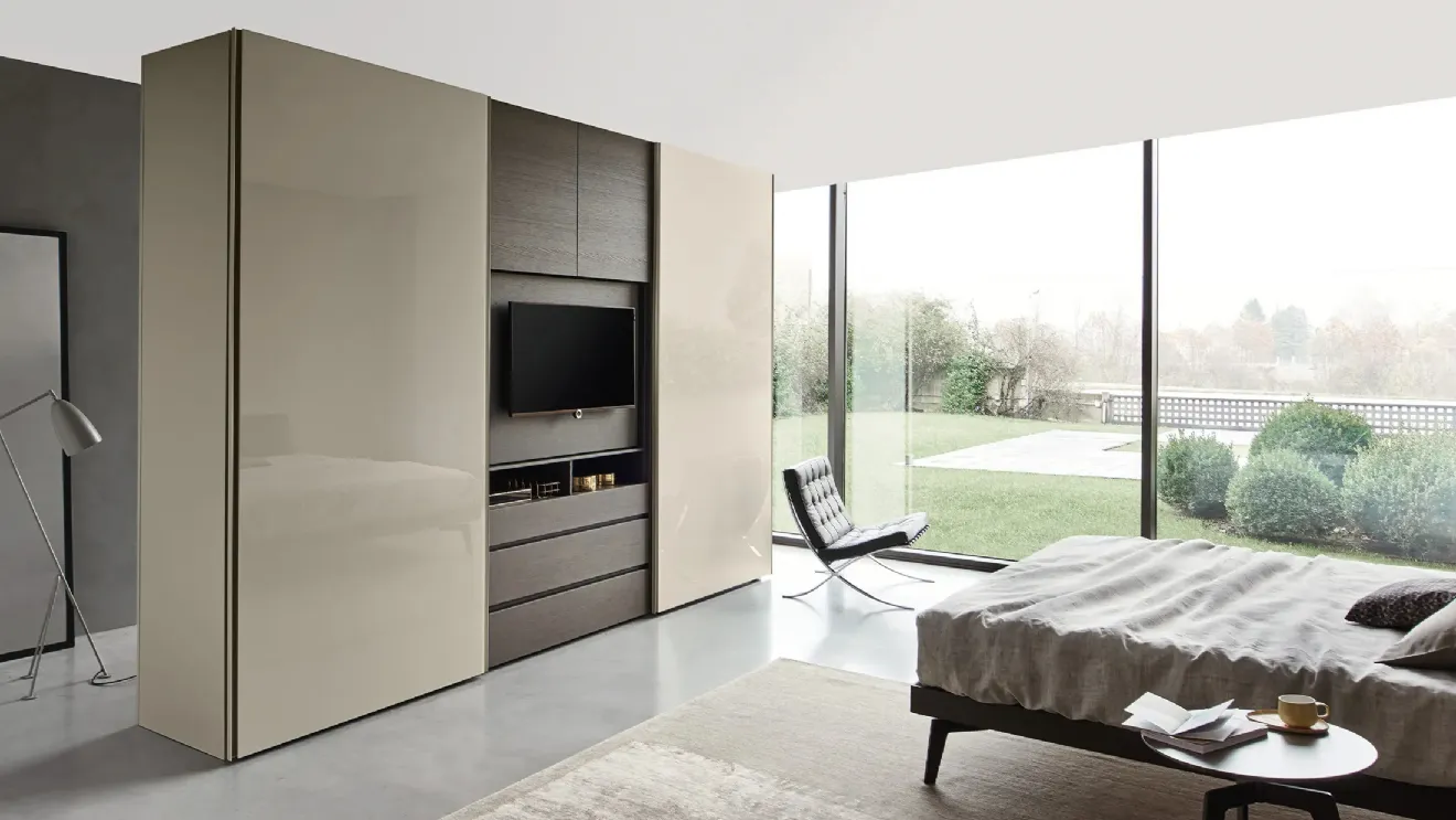 Odeon Sliding Wardrobe in glossy lacquer by Sangiacomo