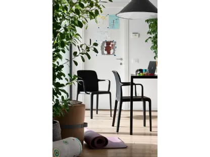 Bayo stackable polypropylene chair with armrests by Connubia