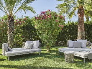 Emma Daybed Compact sofa in woven fiber by Varaschin