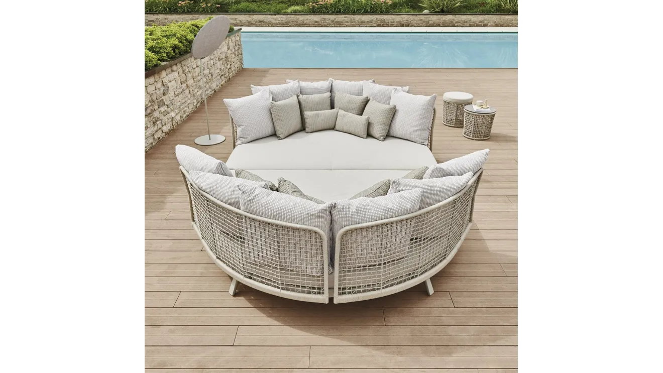 Emma Daybed Compact sofa in woven fiber by Varaschin