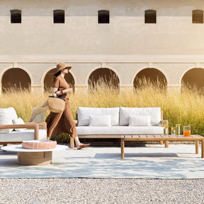 Gianna outdoor lounge in wood and fabric by Varaschin