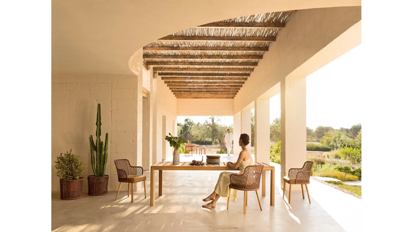 Iroko Gianna table by Varaschin.