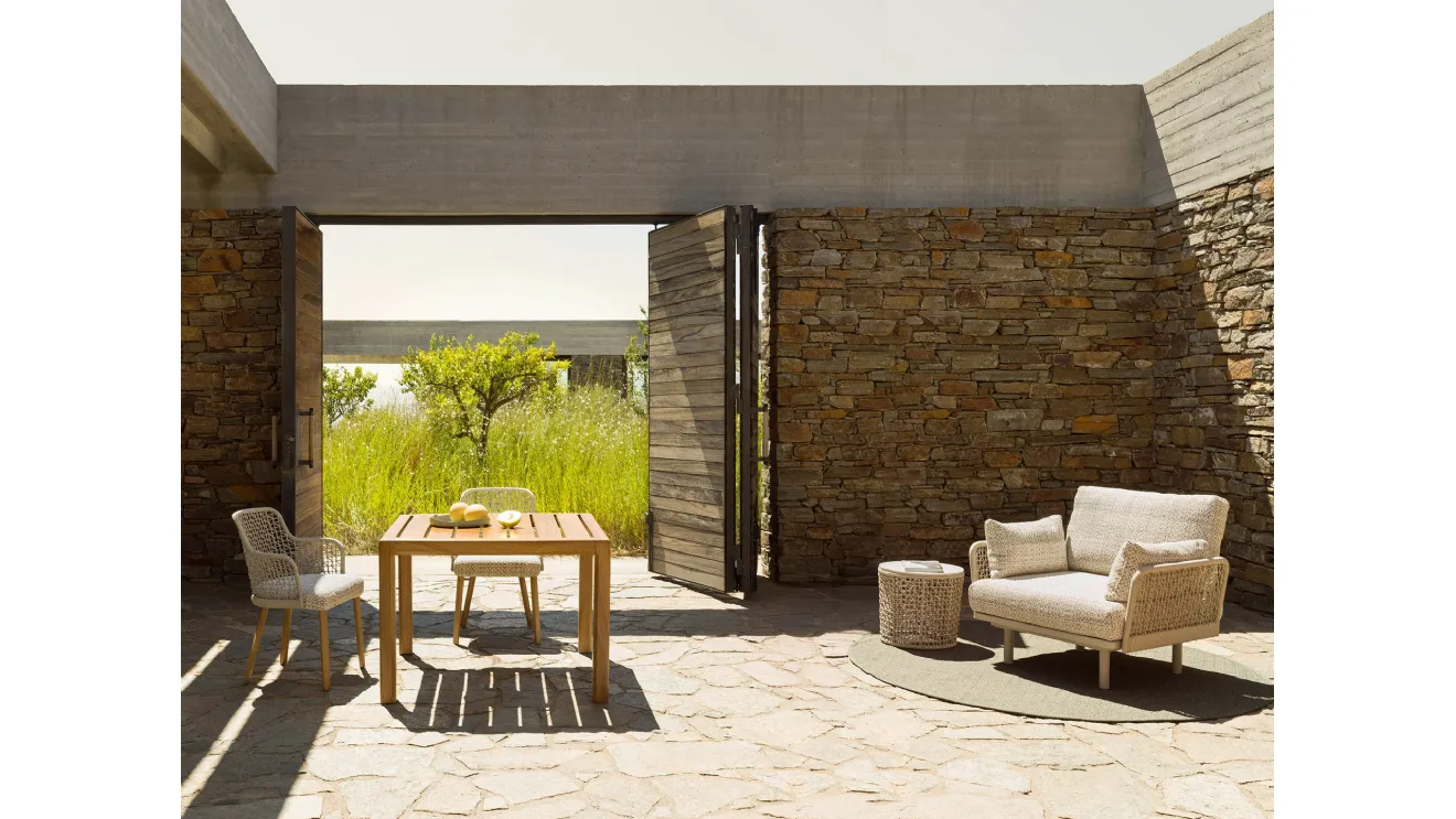 Iroko Gianna table by Varaschin